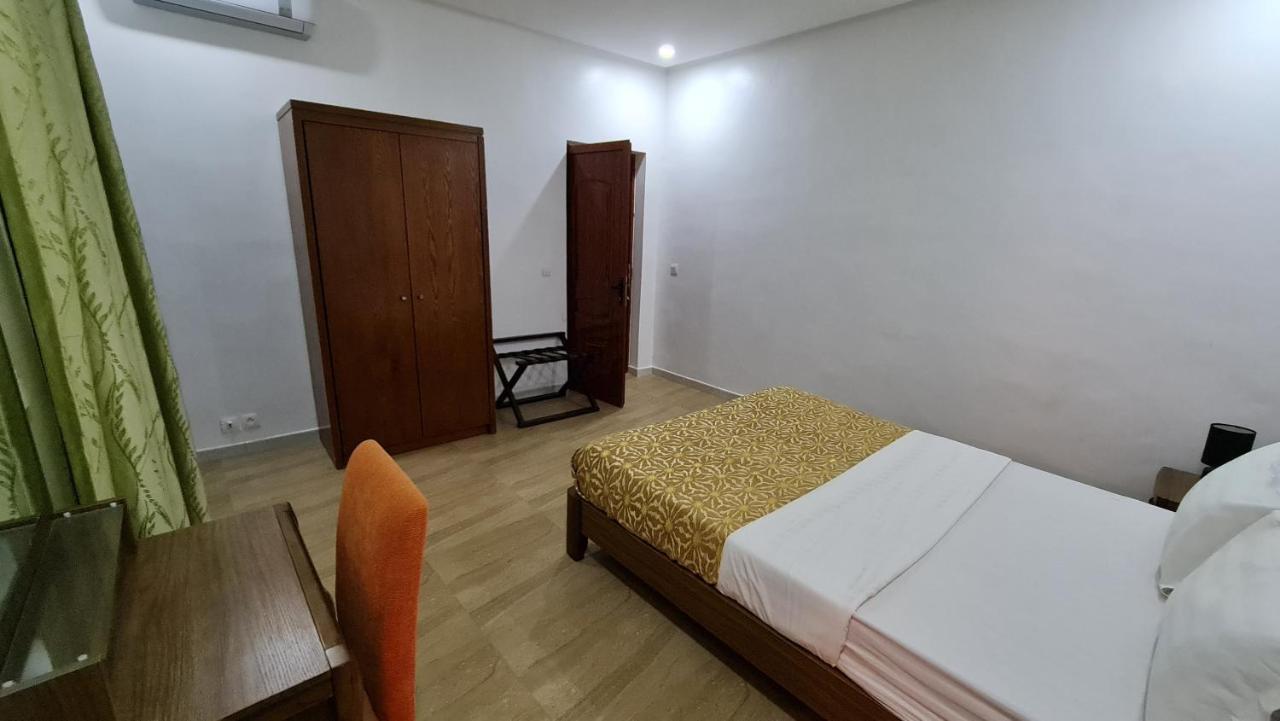 Oasis, Seaside Aparthotel Dakar Exterior photo