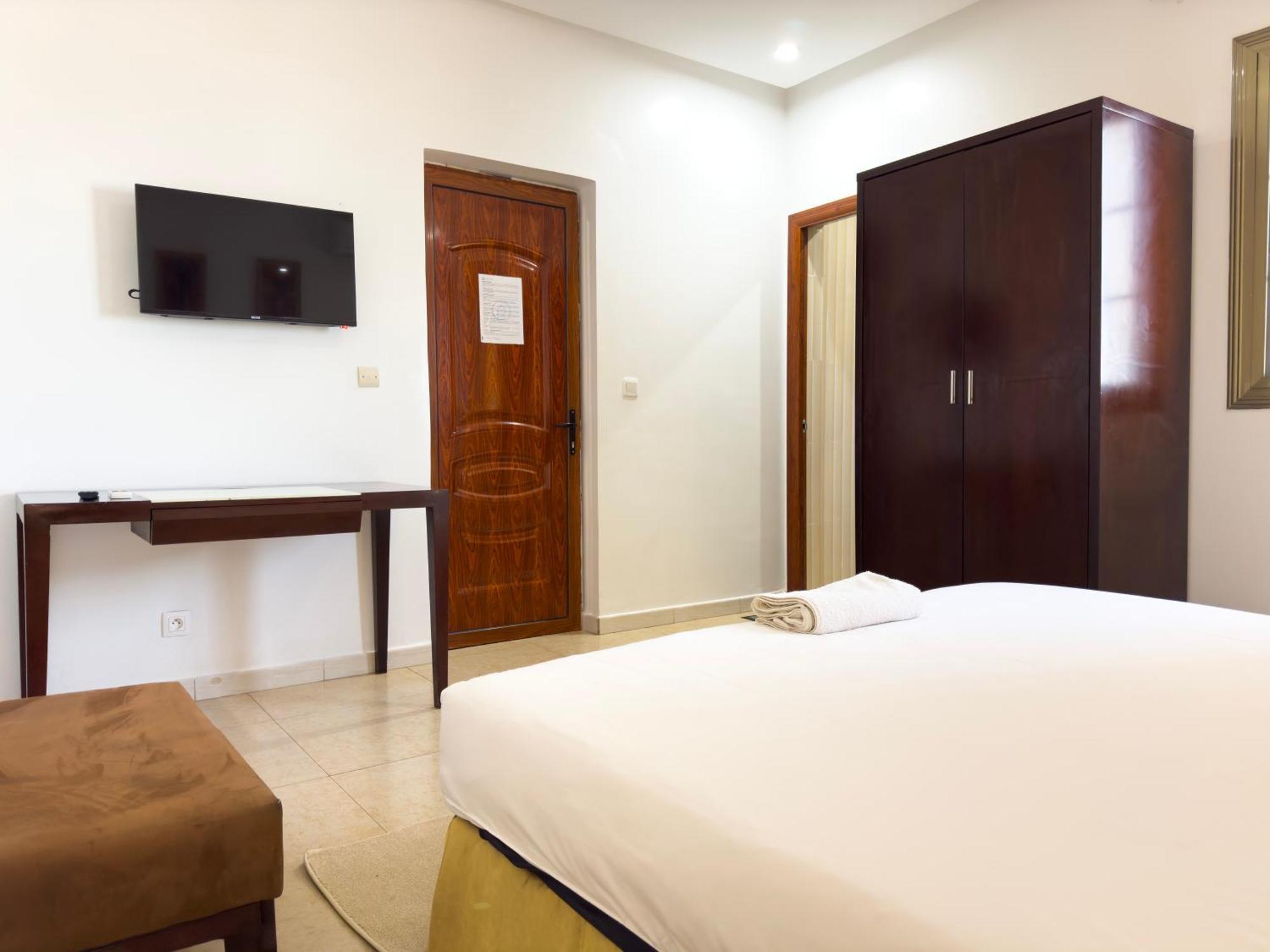 Oasis, Seaside Aparthotel Dakar Exterior photo